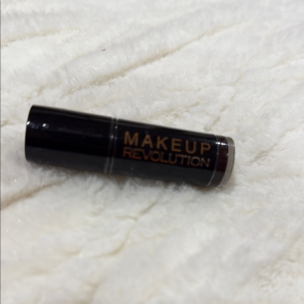 Makeup Revolution Black Lipstick Dramatic Impact